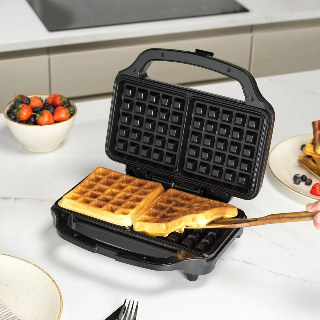 Salter Double Waffle Maker 900W Non Stick