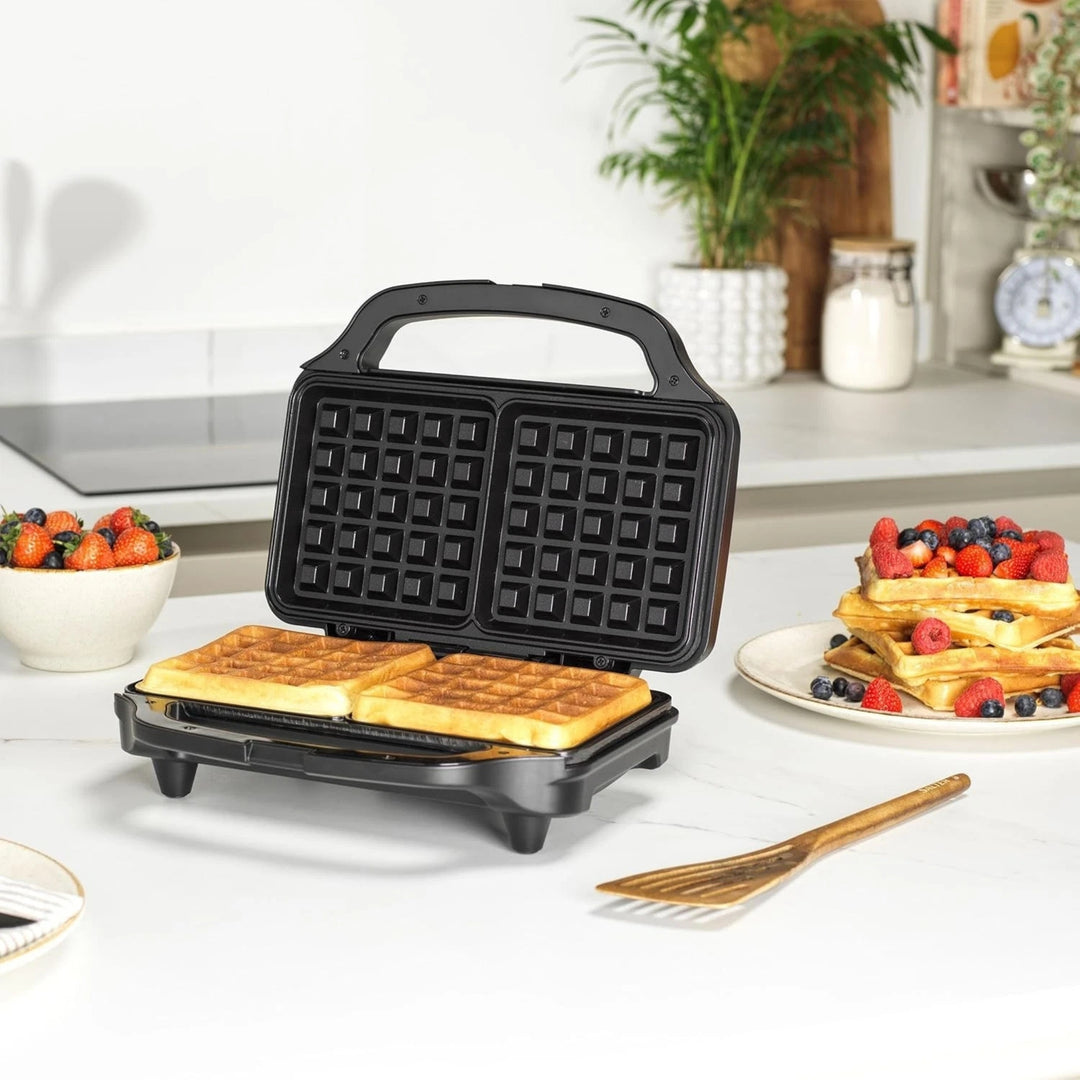 Salter Double Waffle Maker 900W Non Stick